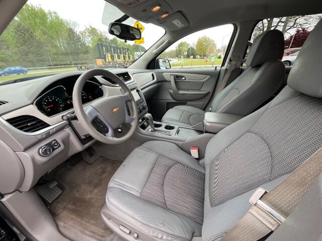 2017 Chevrolet Traverse in Flowery Branch, GA 30542 - 18123590 9