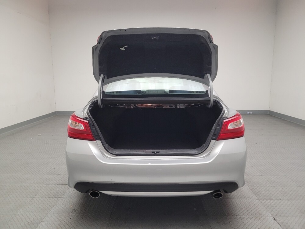 2016 Nissan Altima in Fresno, CA 93726 - 18123595 29