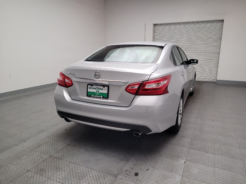 2016 Nissan Altima in Fresno, CA 93726 - 18123595 7