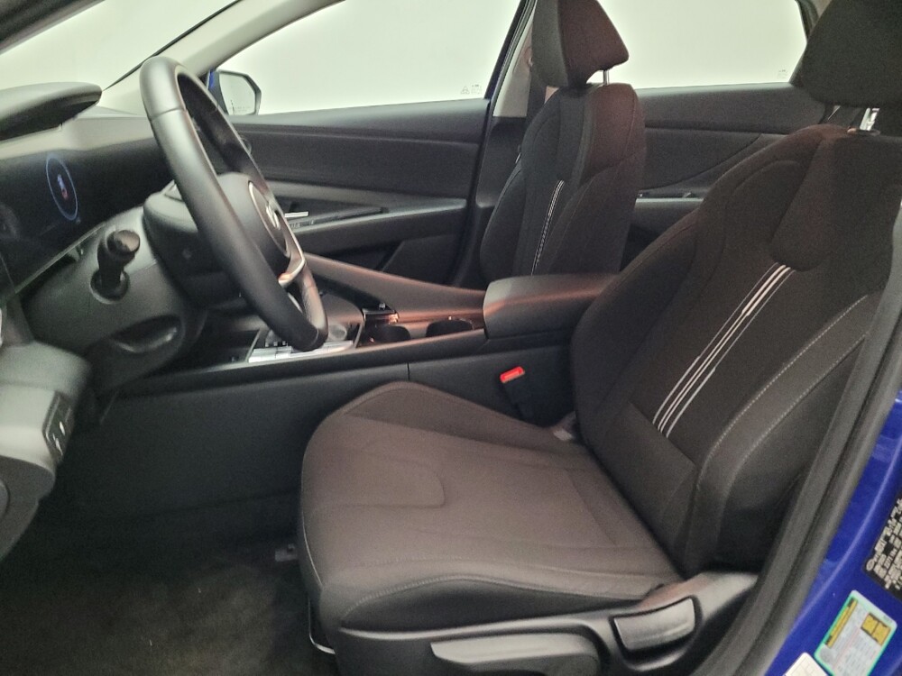 2025 Hyundai Elantra in Fresno, CA 93726 - 18123597 17