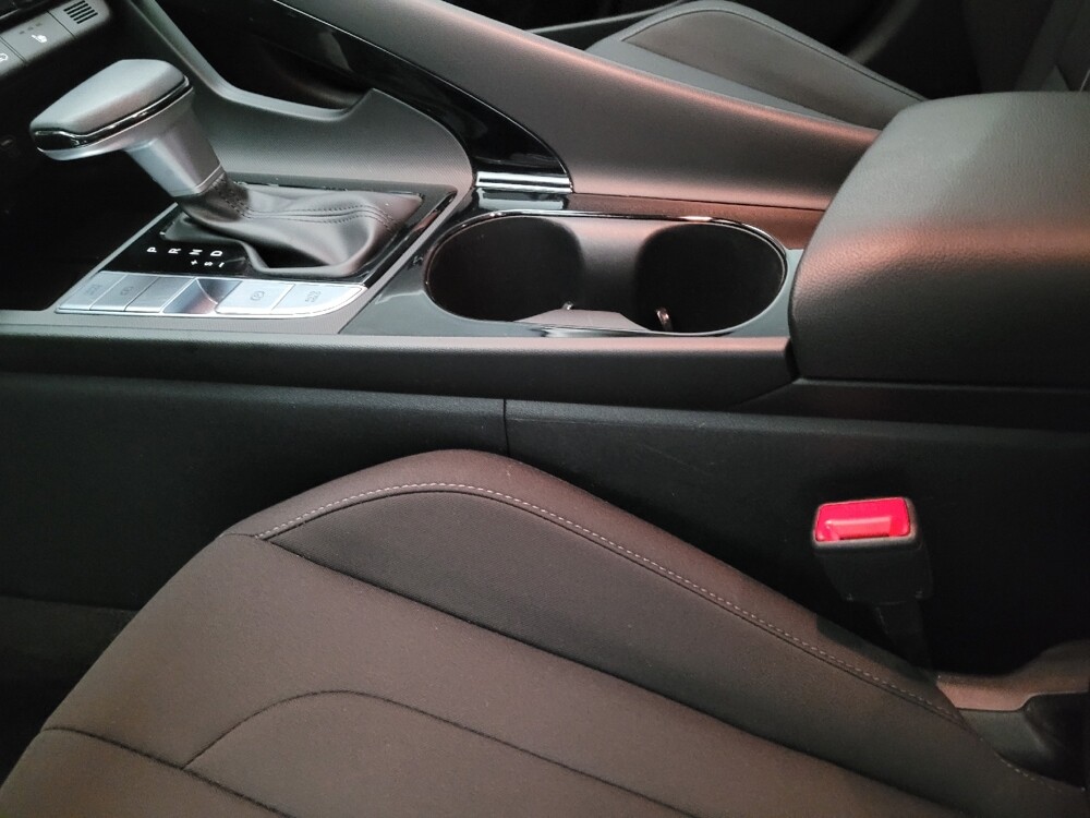 2025 Hyundai Elantra in Fresno, CA 93726 - 18123597 26