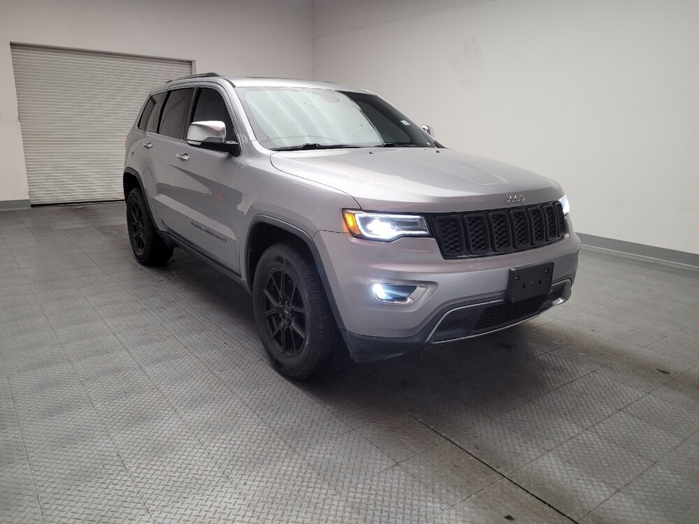 2017 Jeep Grand Cherokee in Downey, CA 90241 - 18123602 13