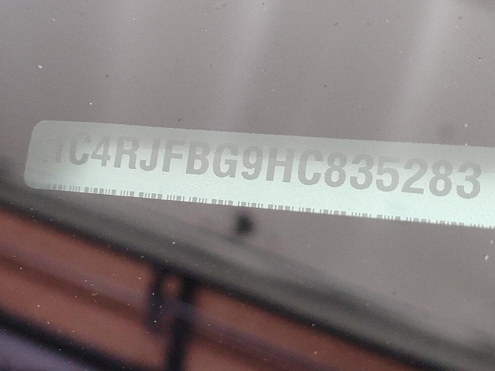 2017 Jeep Grand Cherokee in Downey, CA 90241 - 18123602 33