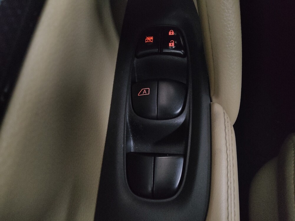 2018 Nissan Rogue in Knoxville, TN 37923 - 18123616 27