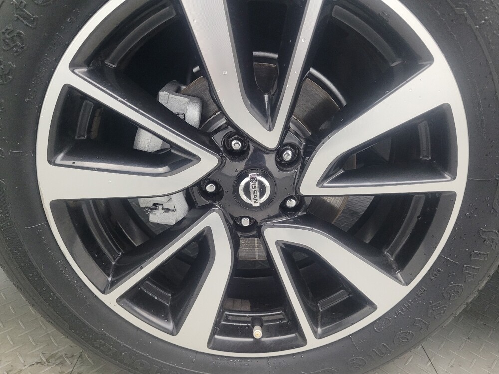 2018 Nissan Rogue in Knoxville, TN 37923 - 18123616 31