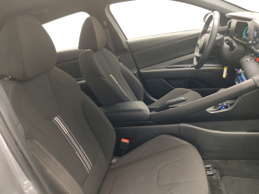 2025 Hyundai Elantra in Chattanooga, TN 37421 - 18123618 21