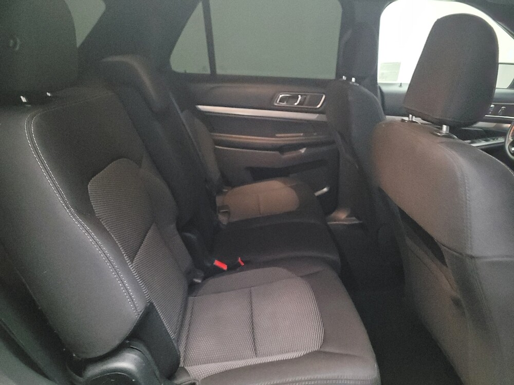 2019 Ford Explorer in Torrance, CA 90504 - 18123636 19