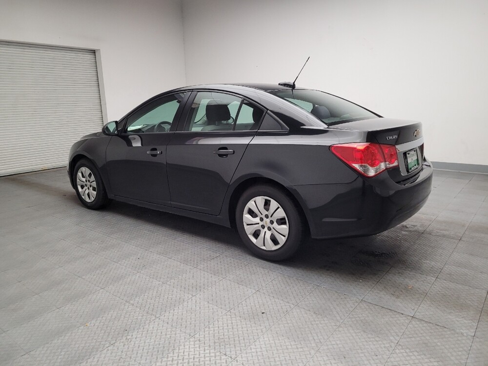 2016 Chevrolet Cruze in Fresno, CA 93726 - 18123637 3