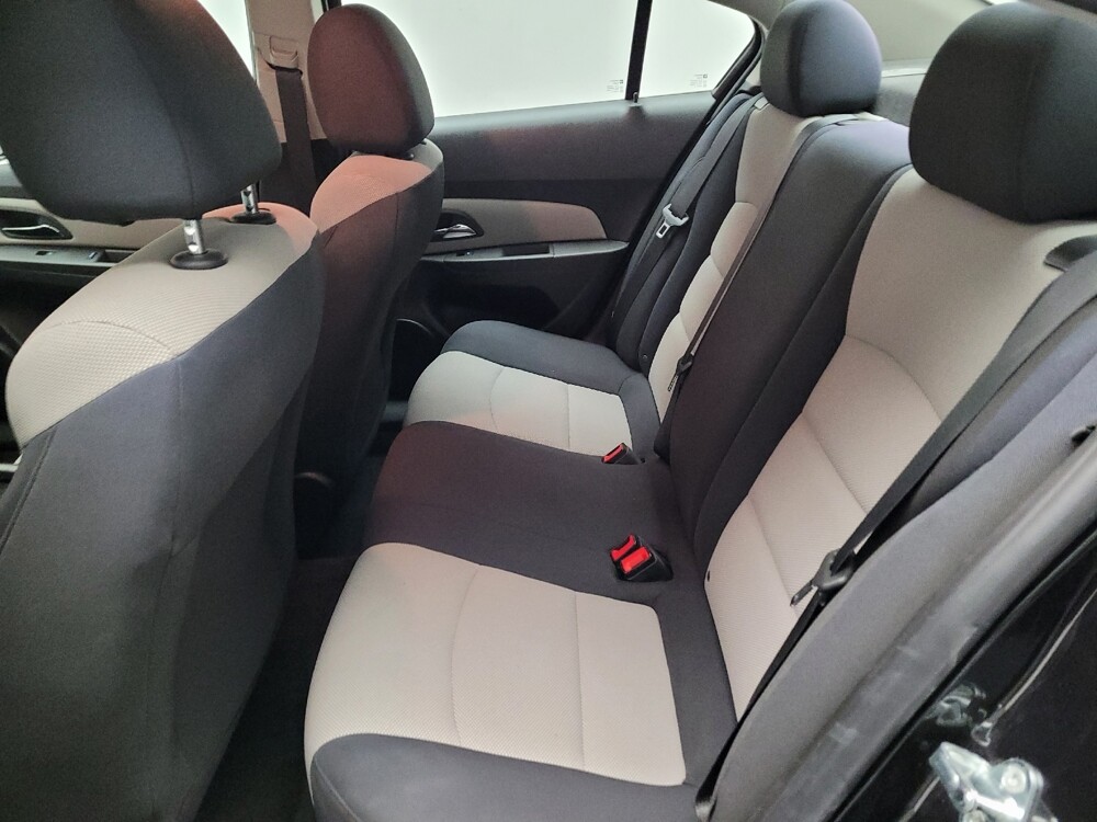 2016 Chevrolet Cruze in Fresno, CA 93726 - 18123637 18