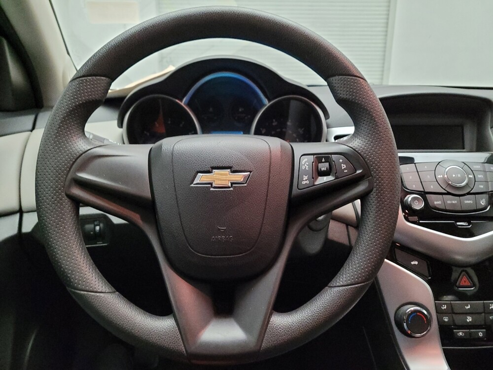 2016 Chevrolet Cruze in Fresno, CA 93726 - 18123637 22