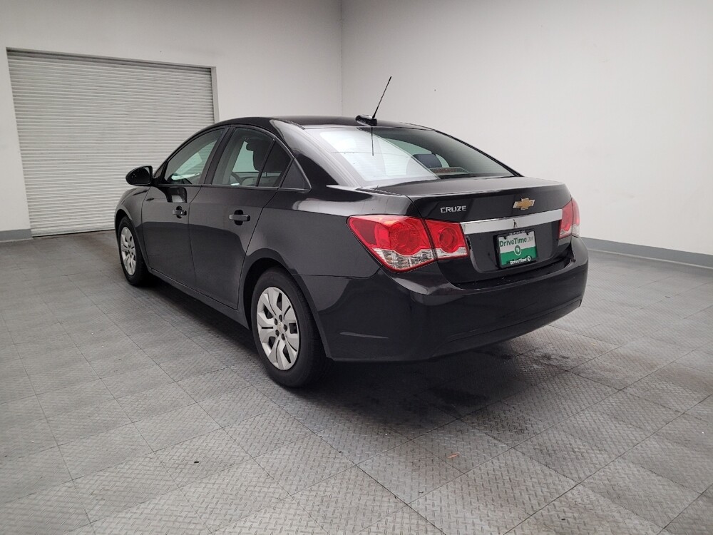 2016 Chevrolet Cruze in Fresno, CA 93726 - 18123637 5