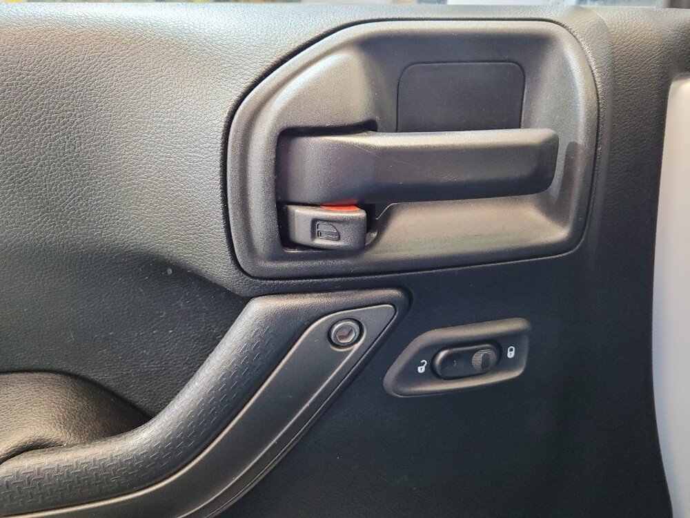 2018 Jeep Wrangler in Cincinnati, OH 45255 - 18123638 27