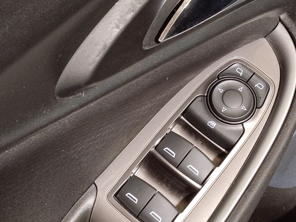 2019 Chevrolet Malibu in Lewisville, TX 75067 - 18123650 27