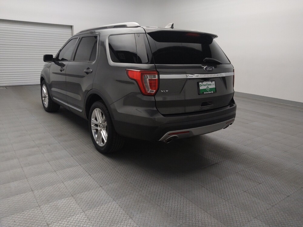 2017 Ford Explorer in Oklahoma City, OK 73139 - 18123655 5