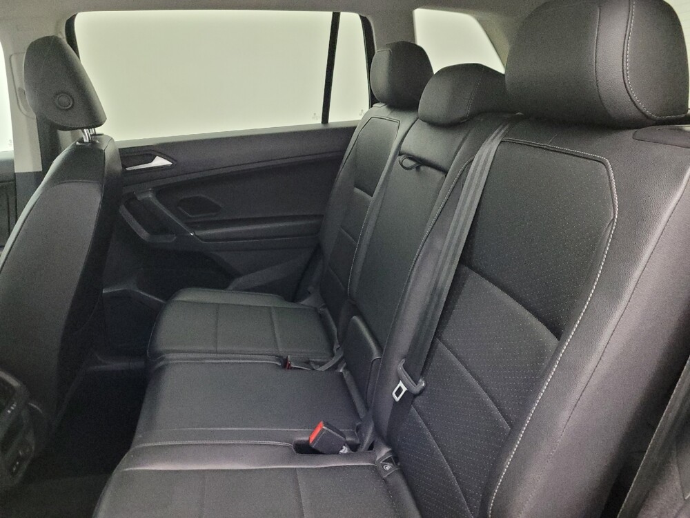 2020 Volkswagen Tiguan in Glendale, AZ 85301 - 18123660 18