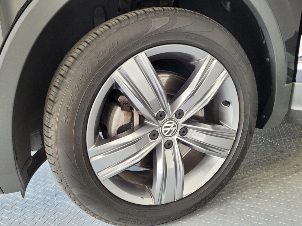 2020 Volkswagen Tiguan in Glendale, AZ 85301 - 18123660 31