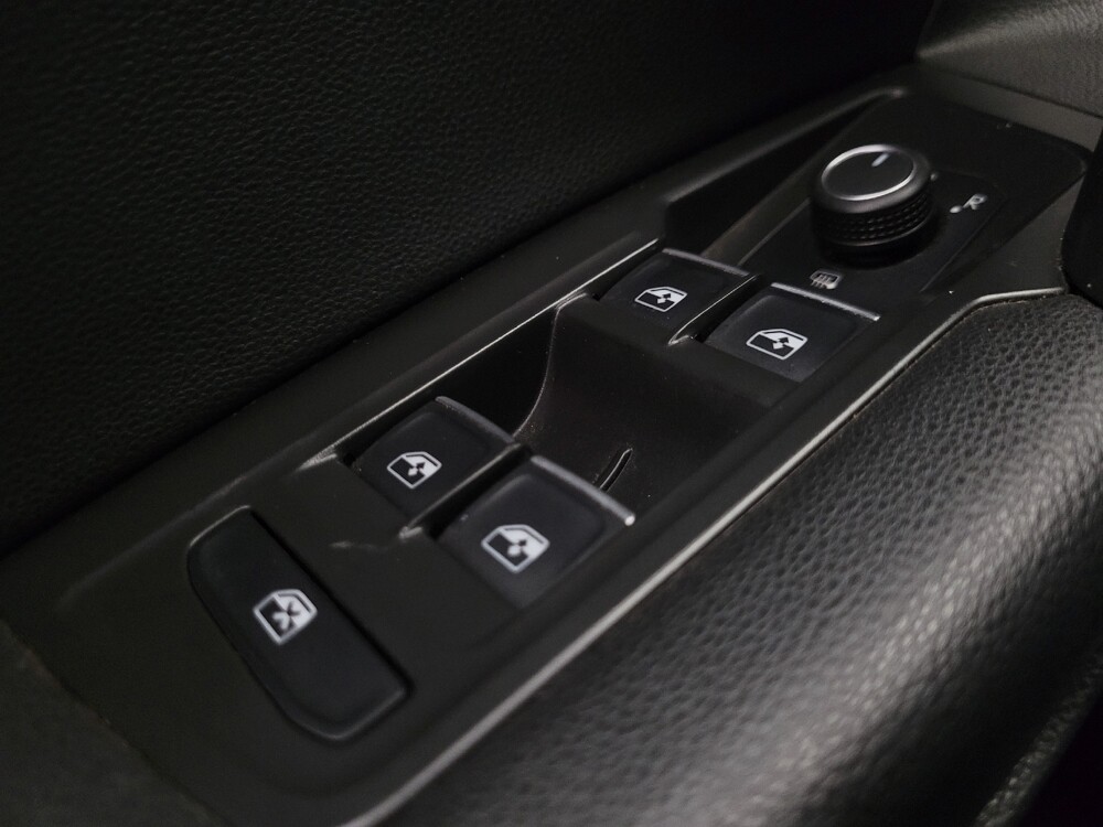 2020 Volkswagen Tiguan in Glendale, AZ 85301 - 18123660 27