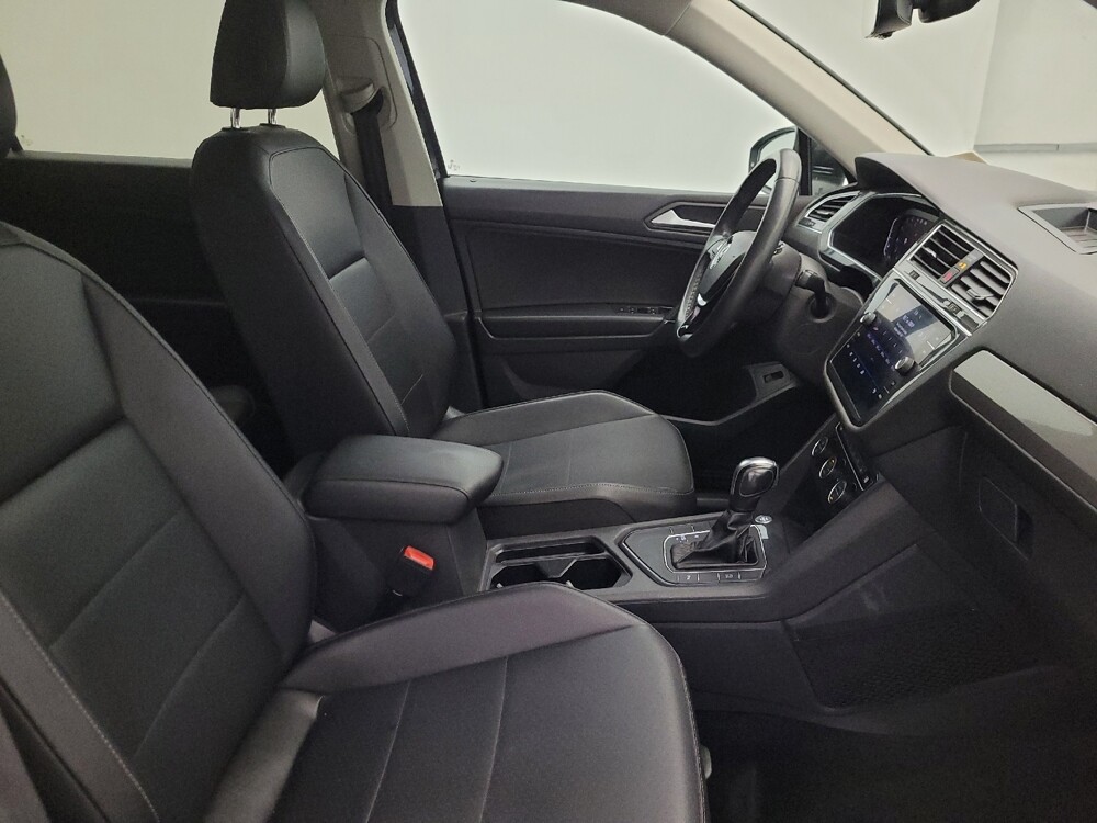 2020 Volkswagen Tiguan in Glendale, AZ 85301 - 18123660 19