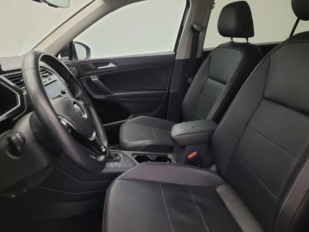2020 Volkswagen Tiguan in Glendale, AZ 85301 - 18123660 17