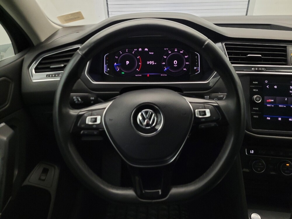 2020 Volkswagen Tiguan in Glendale, AZ 85301 - 18123660 22