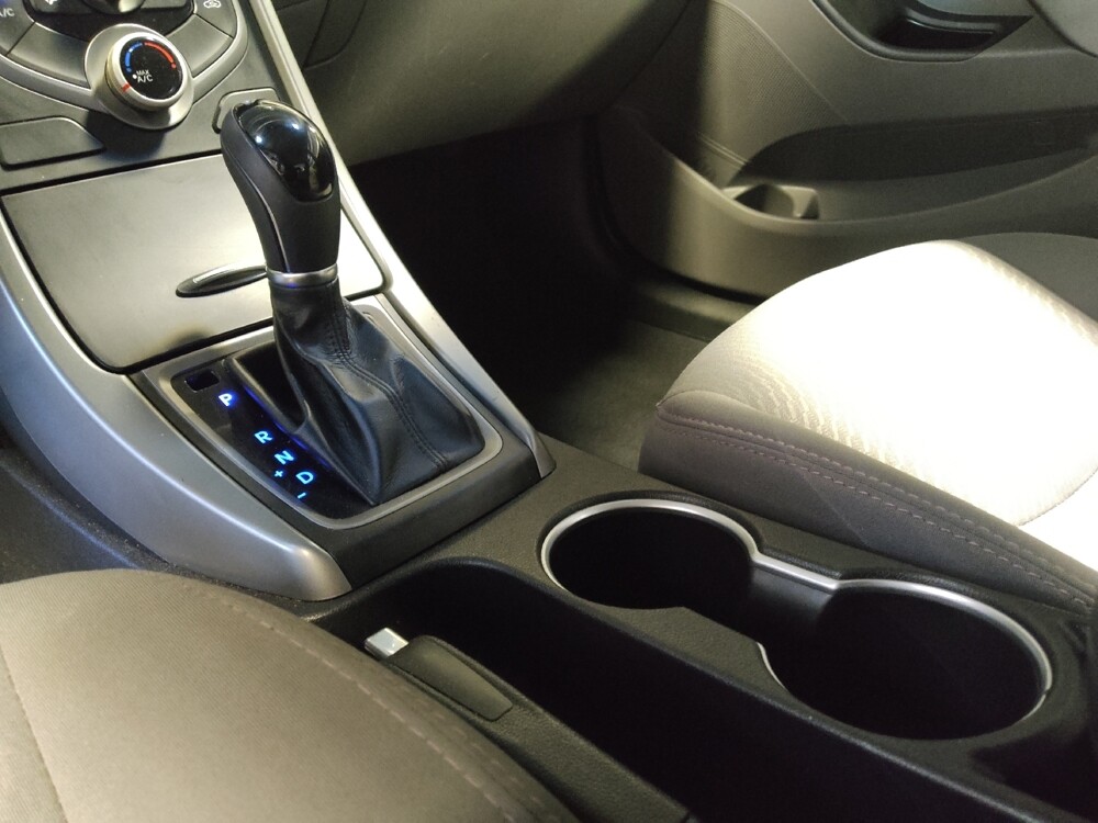 2016 Hyundai Elantra in Glendale, AZ 85301 - 18123663 26