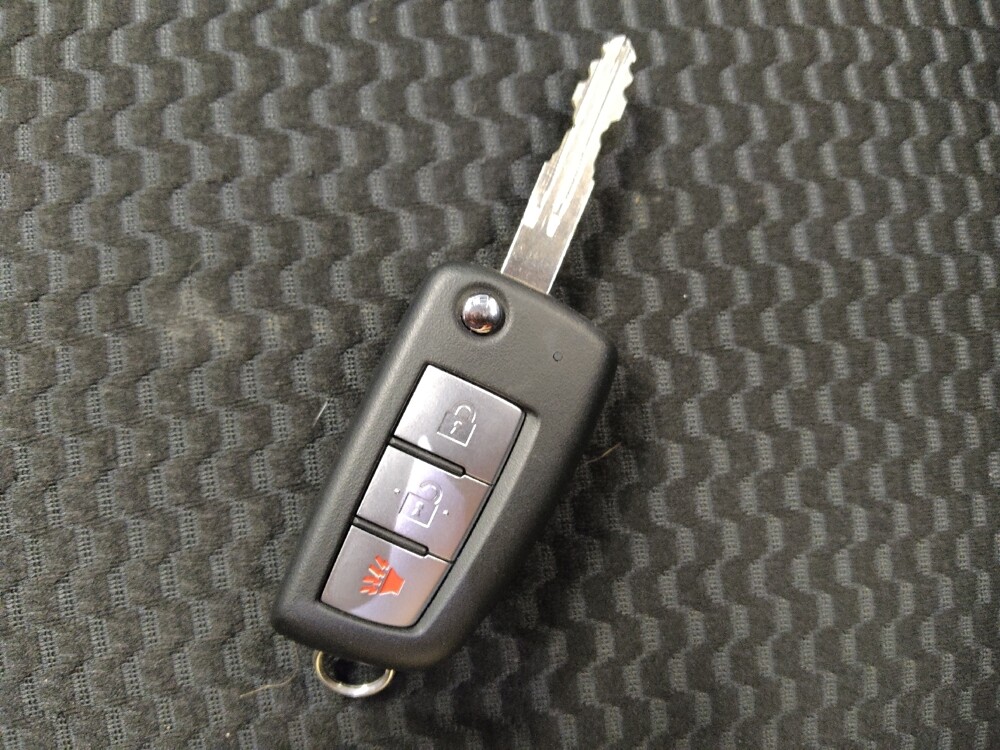 2021 Nissan Rogue Sport in Tucson, AZ 85705 - 18123664 32