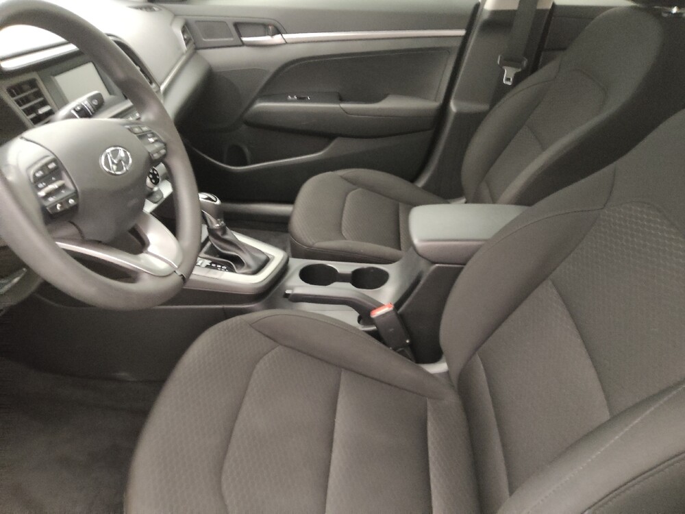 2019 Hyundai Elantra in Tampa, FL 33619 - 18123674 17