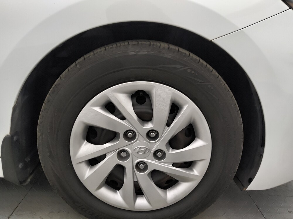 2019 Hyundai Elantra in Tampa, FL 33619 - 18123674 31