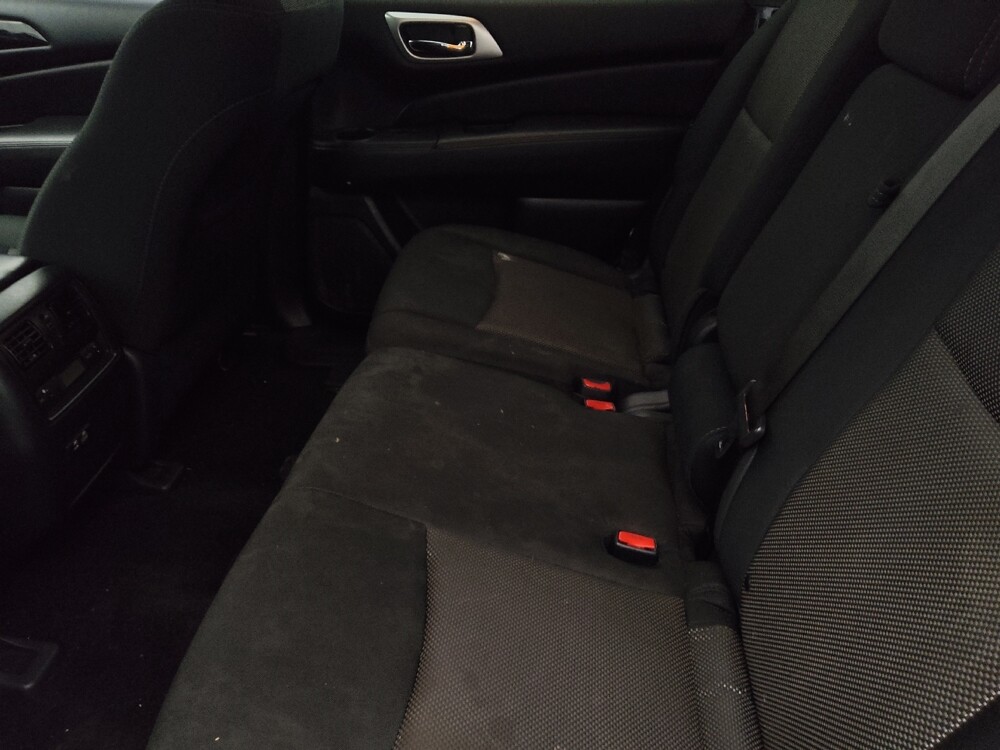 2020 Nissan Pathfinder in Tampa, FL 33612 - 18123675 18