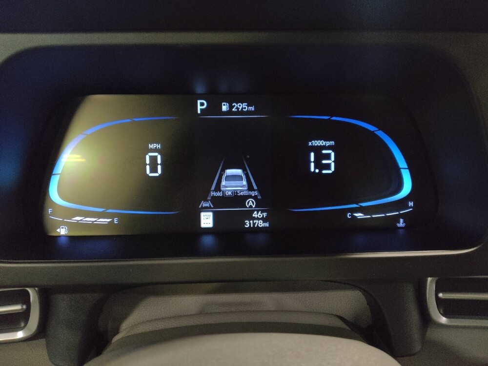 2025 Hyundai Elantra in Orlando, FL 32808 - 18123701 23