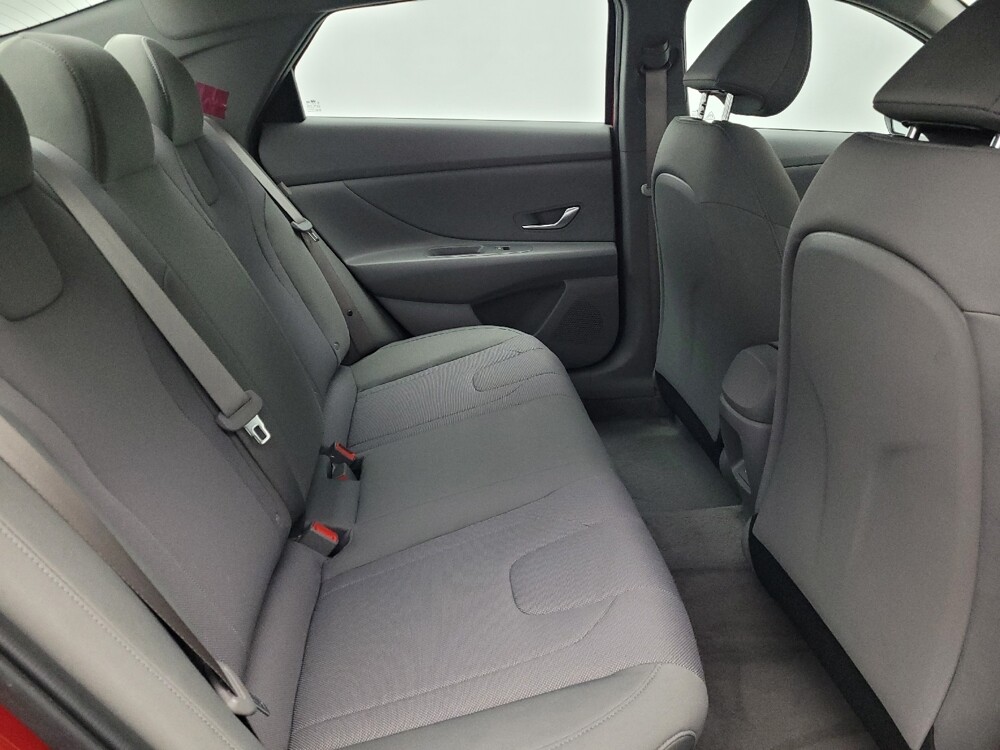 2025 Hyundai Elantra in Orlando, FL 32808 - 18123701 19