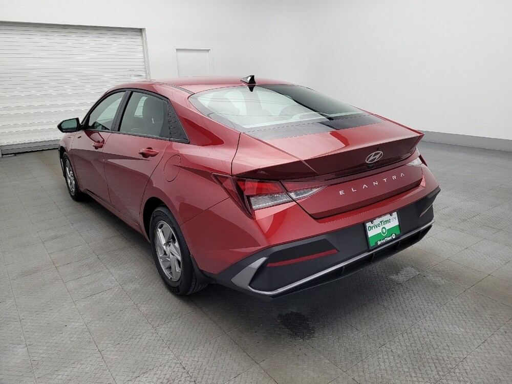 2025 Hyundai Elantra in Orlando, FL 32808 - 18123701 5