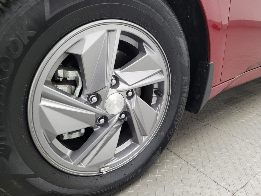 2025 Hyundai Elantra in Orlando, FL 32808 - 18123701 31