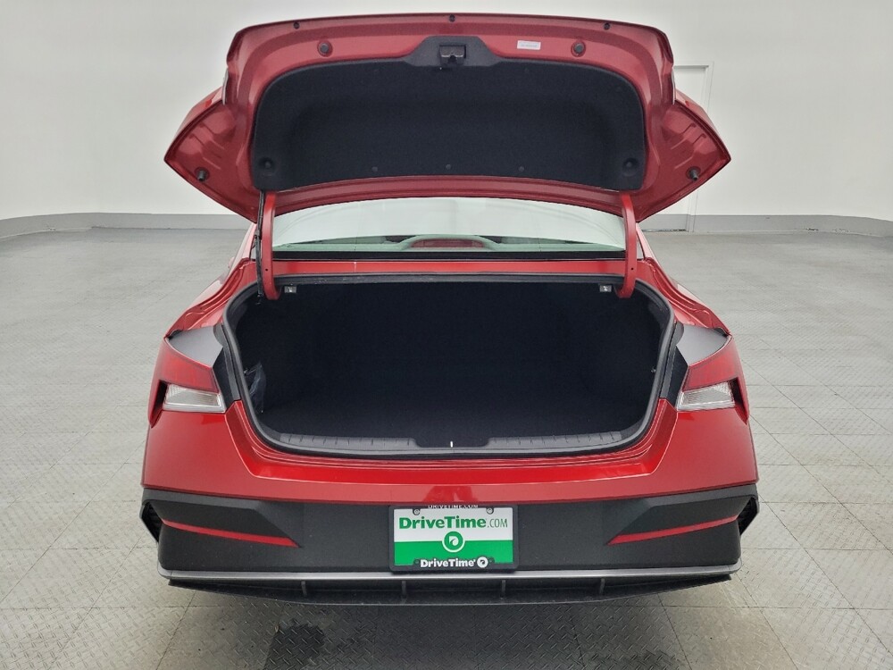 2025 Hyundai Elantra in Orlando, FL 32808 - 18123701 29