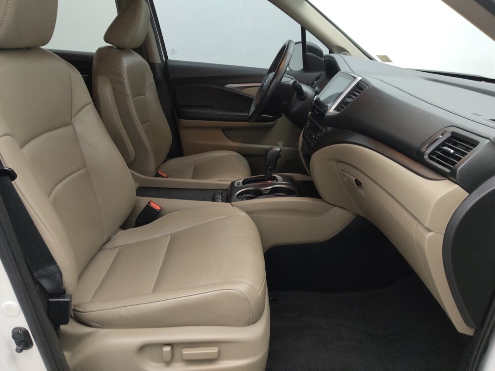 2017 Honda Pilot in Salem, VA 24153 - 18123710 21