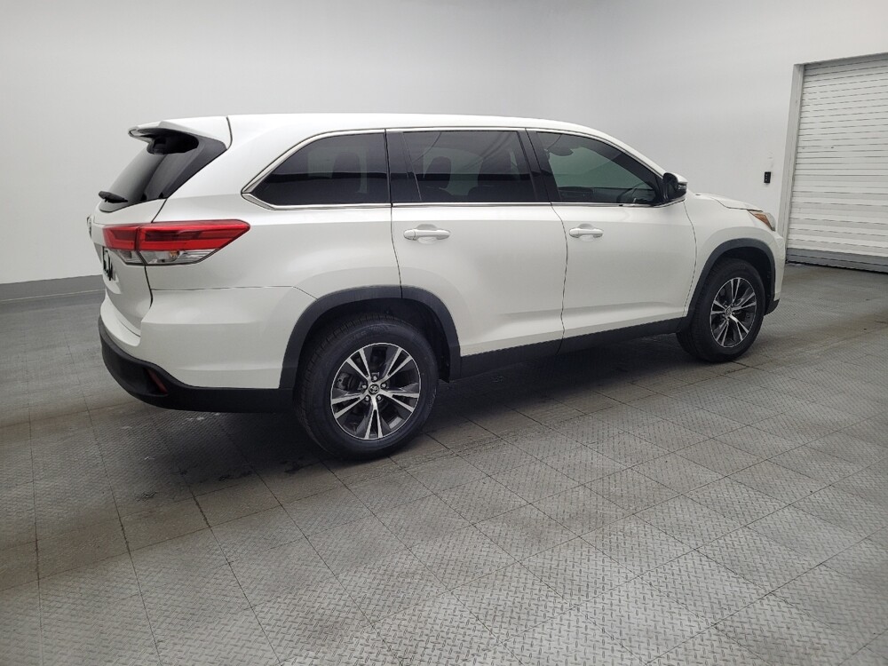 2019 Toyota Highlander in Savannah, GA 31419 - 18123716 10