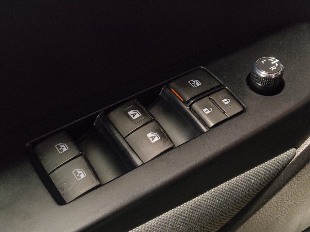 2019 Toyota Highlander in Savannah, GA 31419 - 18123716 27