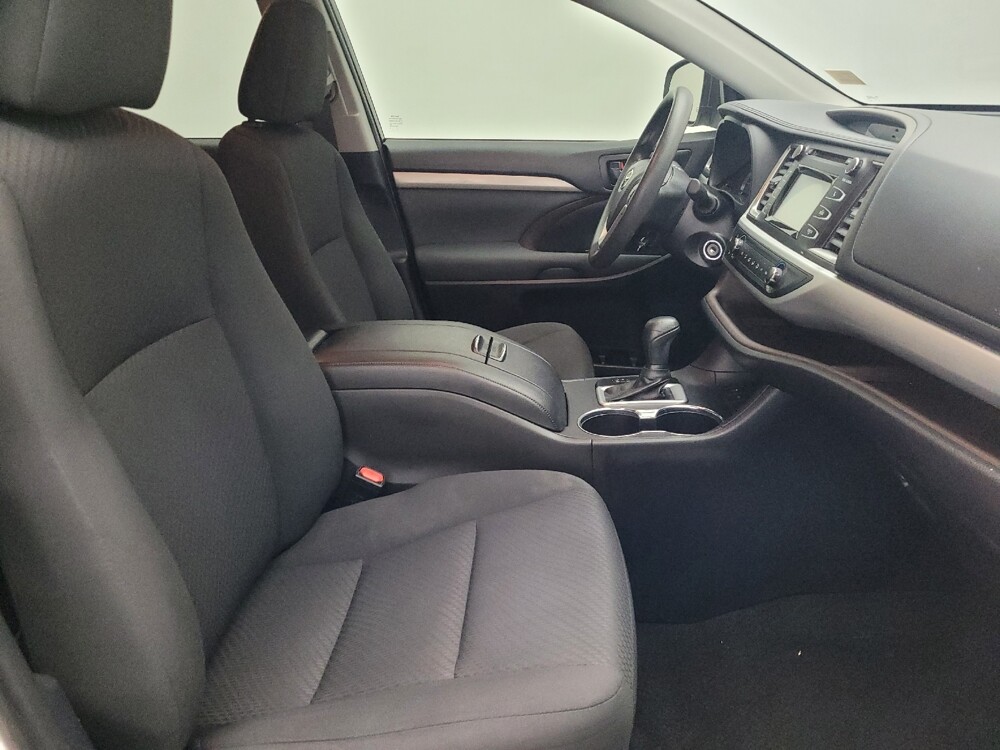2019 Toyota Highlander in Savannah, GA 31419 - 18123716 21