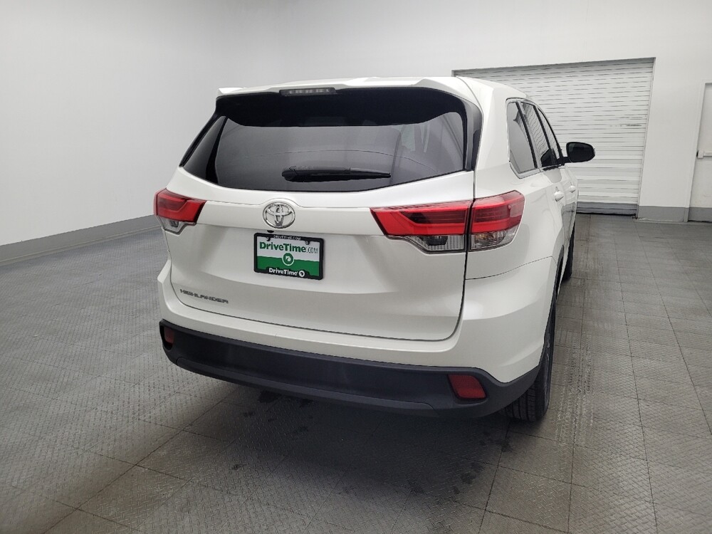 2019 Toyota Highlander in Savannah, GA 31419 - 18123716 7