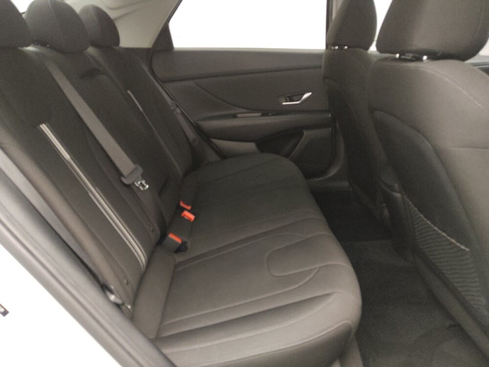 2022 Hyundai Elantra in Ocala, FL 34471 - 18123717 19