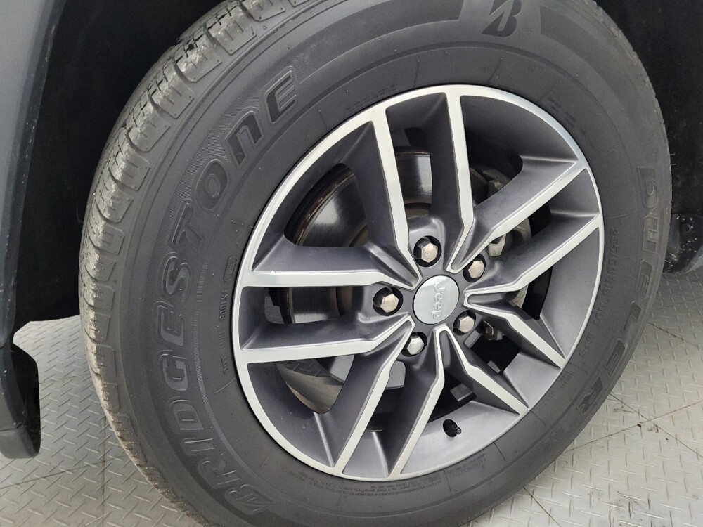 2017 Jeep Grand Cherokee in Greensboro, NC 27407 - 18123736 31