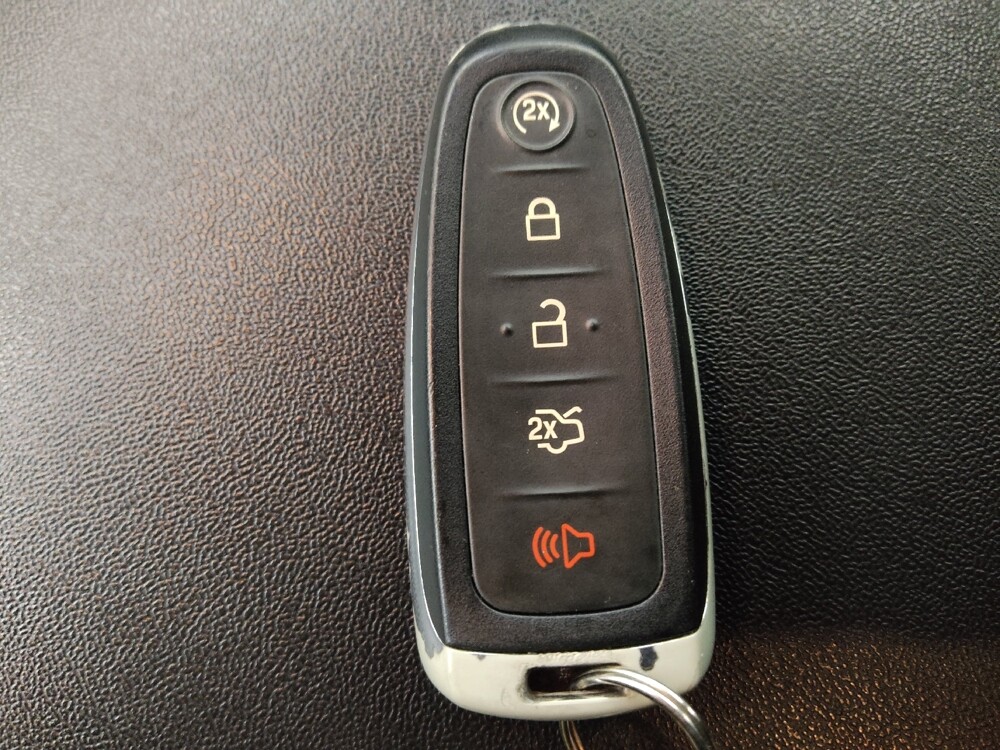 2015 Ford Taurus in Denver, CO 80012 - 18123740 32