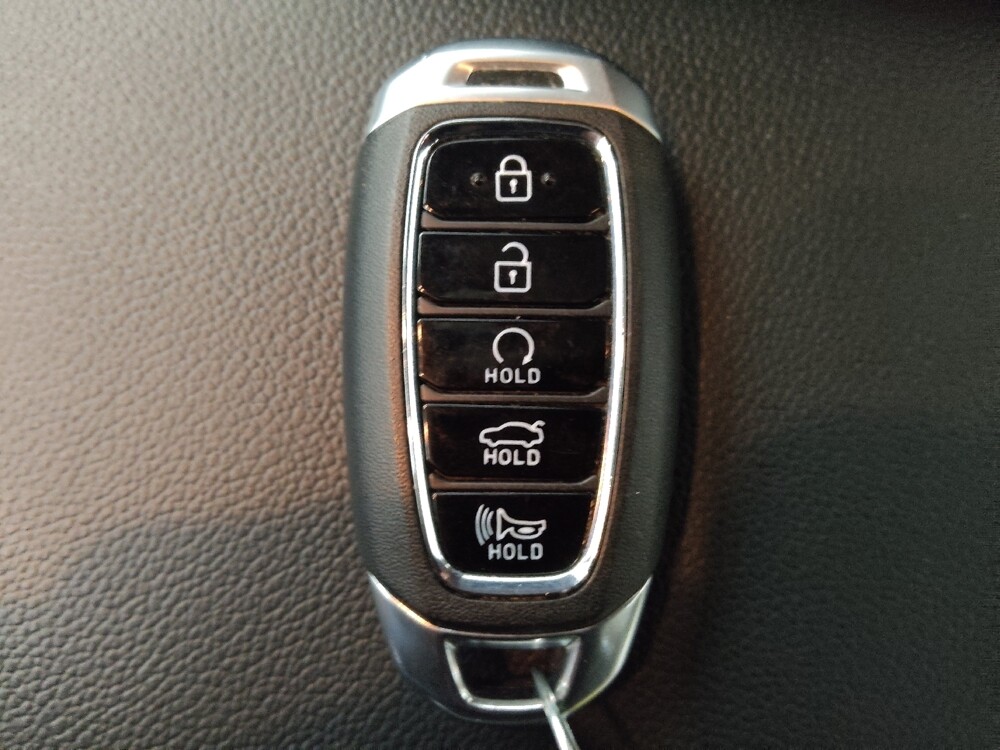 2023 Hyundai Elantra in Lakewood, CO 80215 - 18123741 32