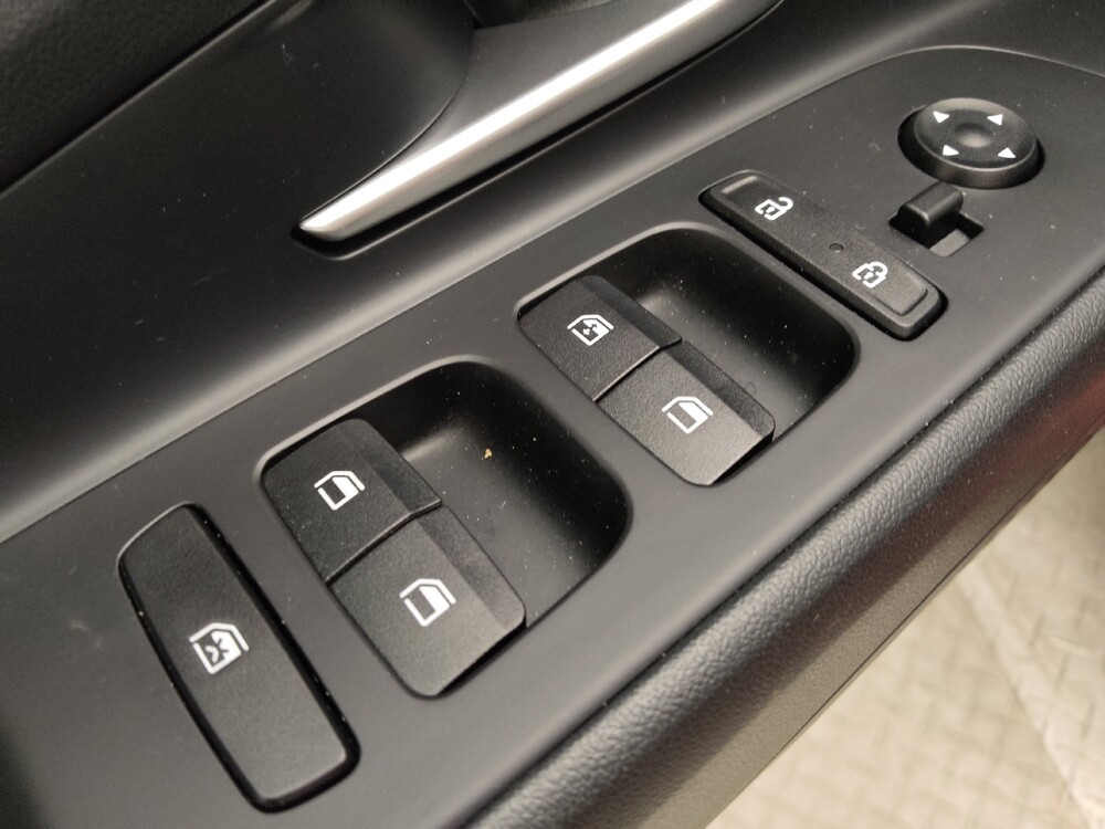 2023 Hyundai Elantra in Lakewood, CO 80215 - 18123741 27