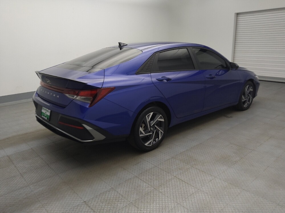 2025 Hyundai Elantra in Colorado Springs, CO 80909 - 18123747 10