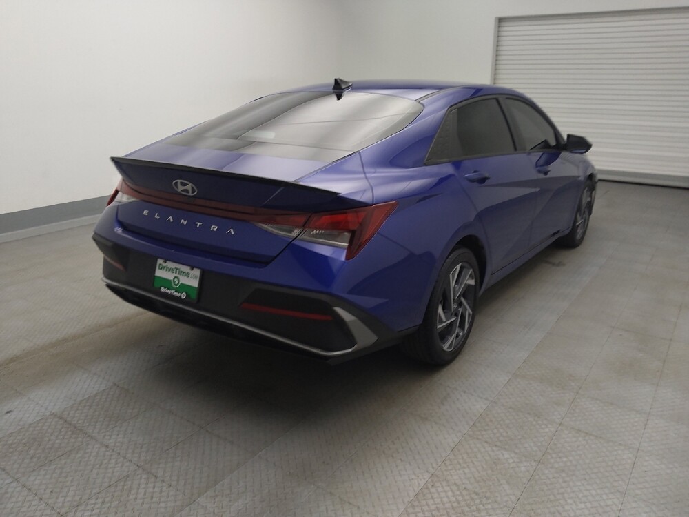 2025 Hyundai Elantra in Colorado Springs, CO 80909 - 18123747 9
