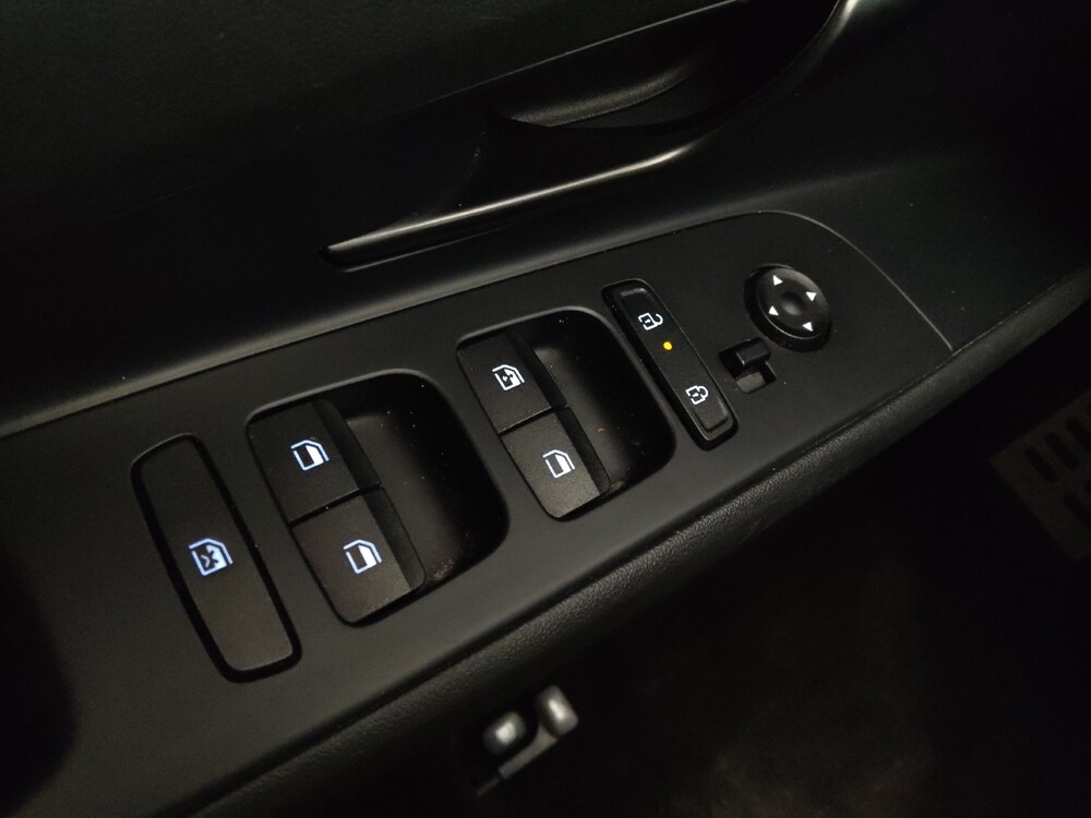 2025 Hyundai Elantra in Colorado Springs, CO 80909 - 18123747 27