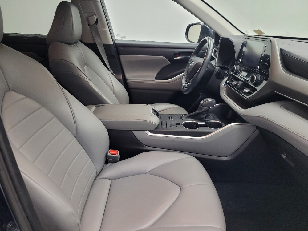 2021 Toyota Highlander in Huntsville, AL 35816 - 18123757 21