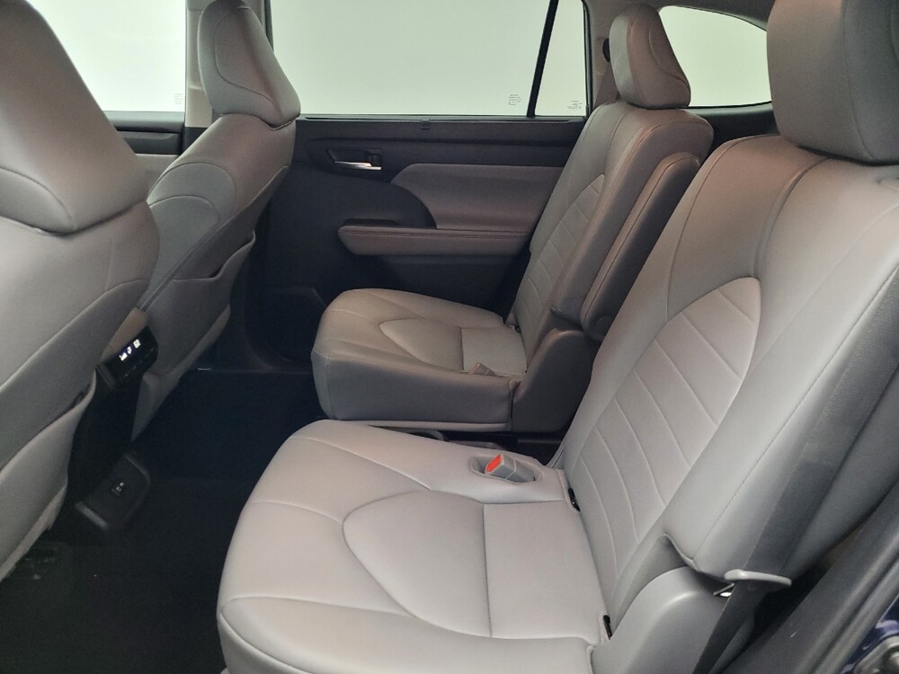 2021 Toyota Highlander in Huntsville, AL 35816 - 18123757 18