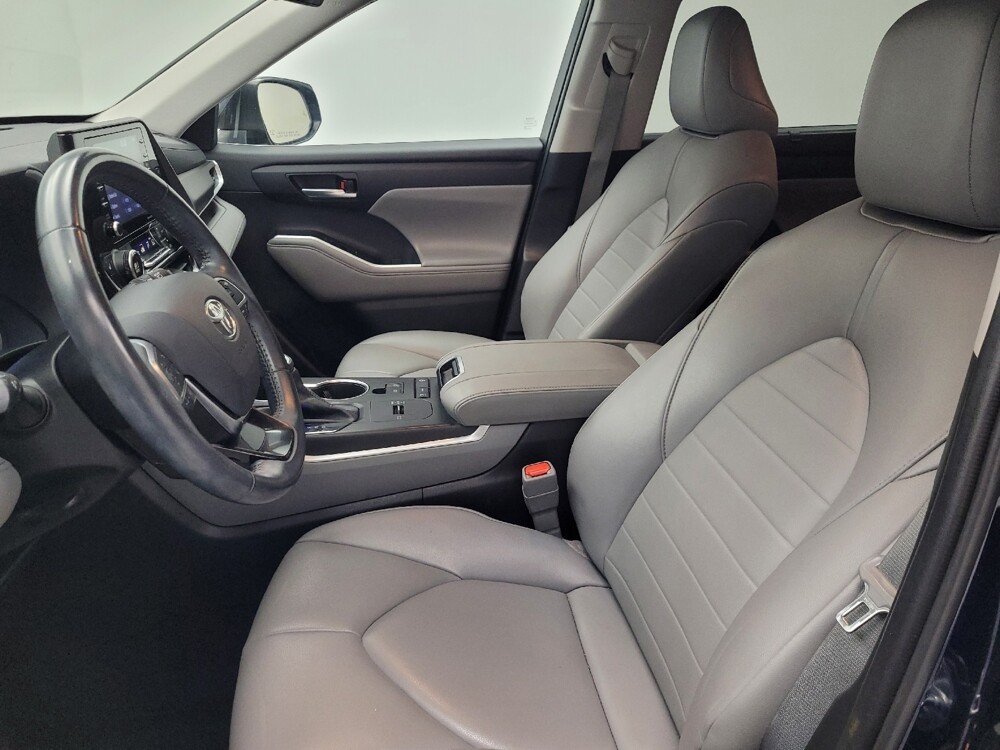 2021 Toyota Highlander in Huntsville, AL 35816 - 18123757 17